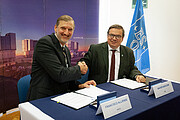 Cerimónia de assinatura do contrato ESO-SAESA