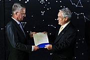 Chilen presidentti vierailee Paranalilla ja ilmoittaa alueluovutuksesta E-ELT -teleskooppia varten