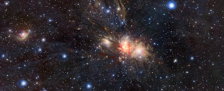 La vue infrarouge de VISTA d'une pépinière stellaire dans l'Unicorne