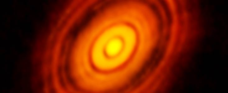 Imagem ALMA do disco protoplanetário em torno de HL Tauri