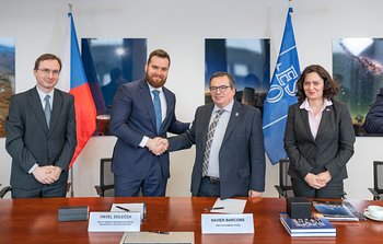 ESO e la repubblica ceca firmano l'accordo per un proamma di addestramento