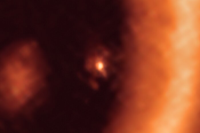 Disco de formación de lunas alrededor del exoplaneta PDS 70c visto con ALMA