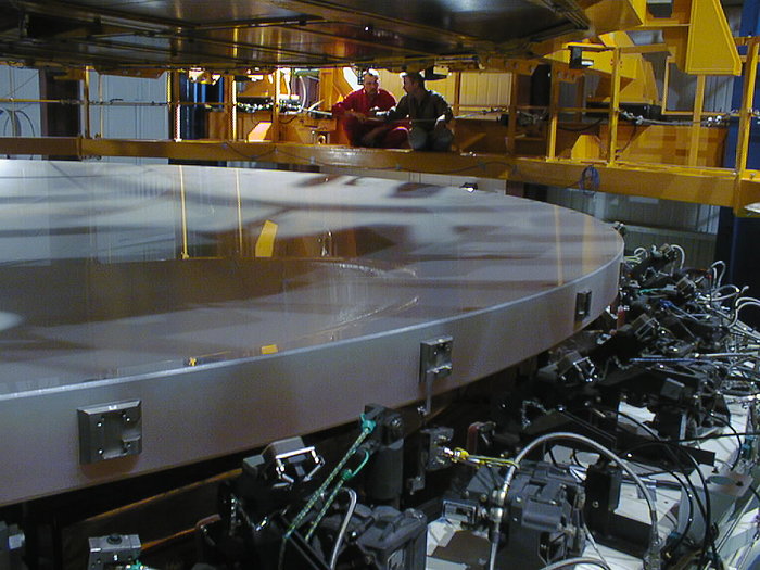 First large VLT mirror successfully coated