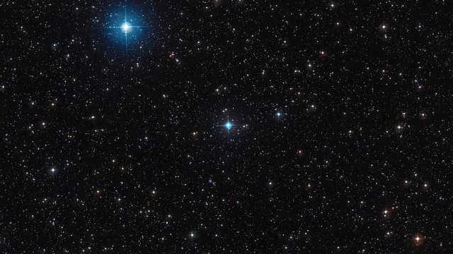 Zoom sul sistema stellare triplo HD 131399